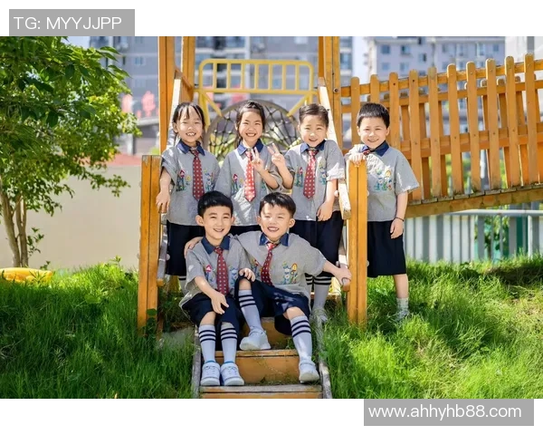 幼儿园足球宝贝快乐成长之路培养孩子团队精神与运动能力的完美结合